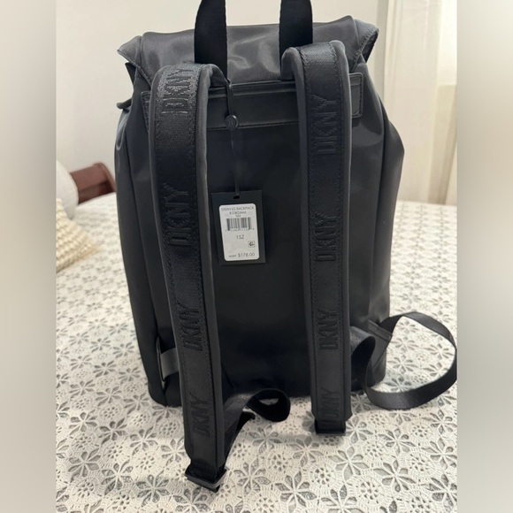 NWT Backpack Dkny Black in Synthetic Back pack